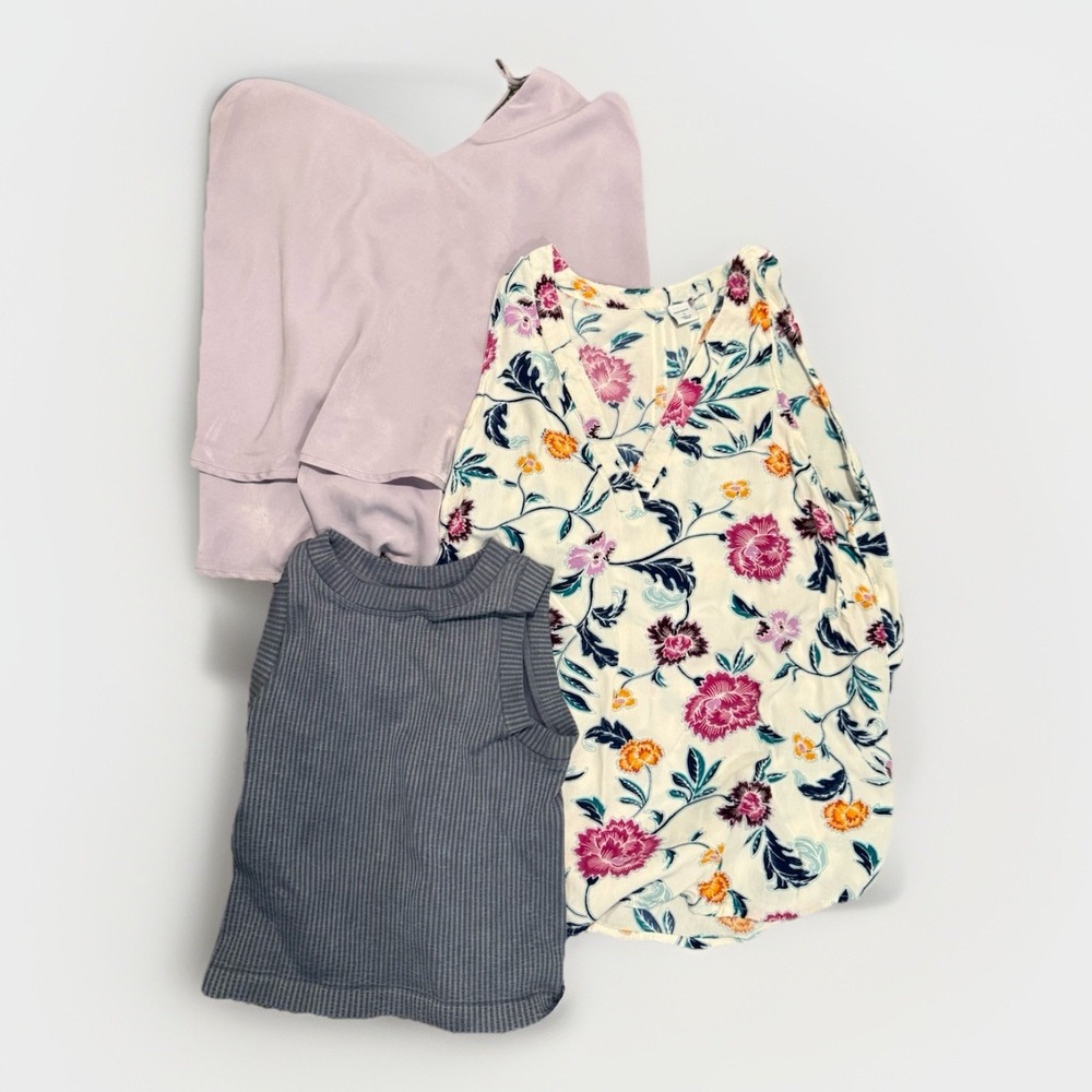 Lot of Womens Tops Sz‎ Small Old Navy Aura And Rokoko